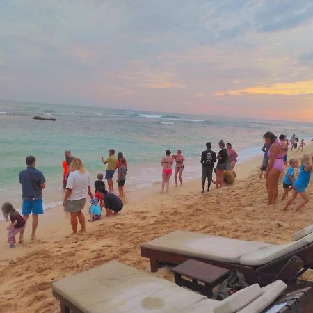Blue Corals Beach Bungalow Матара Екстер'єр фото