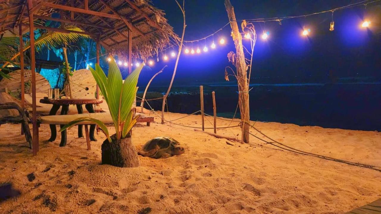 Blue Corals Beach Bungalow Матара Екстер'єр фото