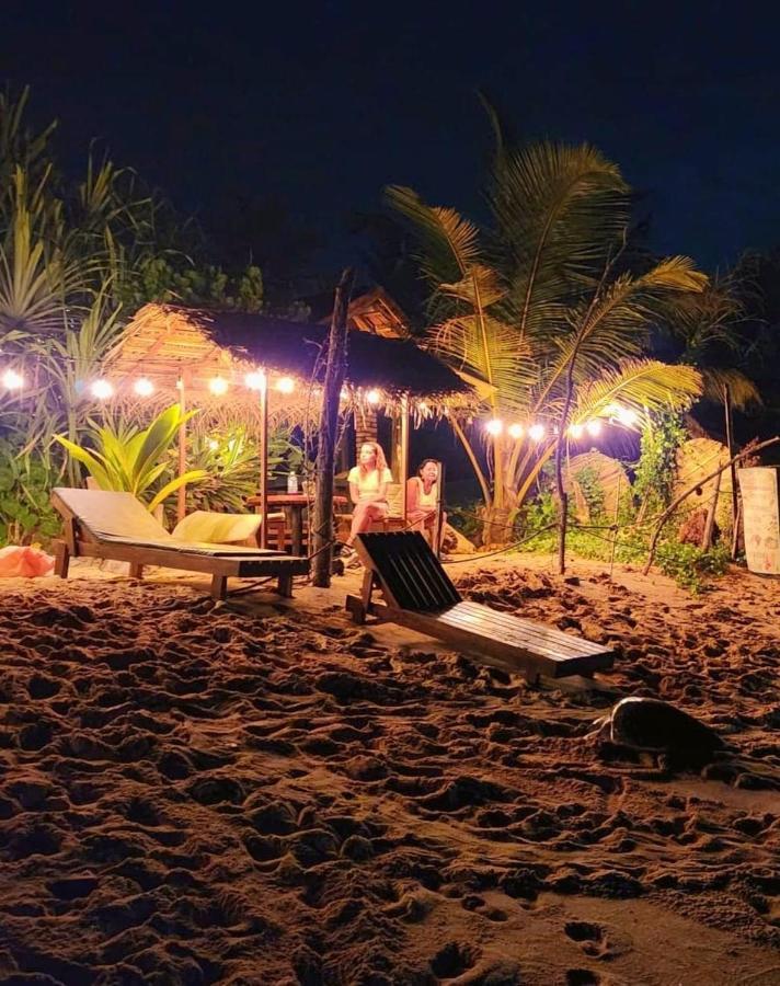 Blue Corals Beach Bungalow Матара Екстер'єр фото