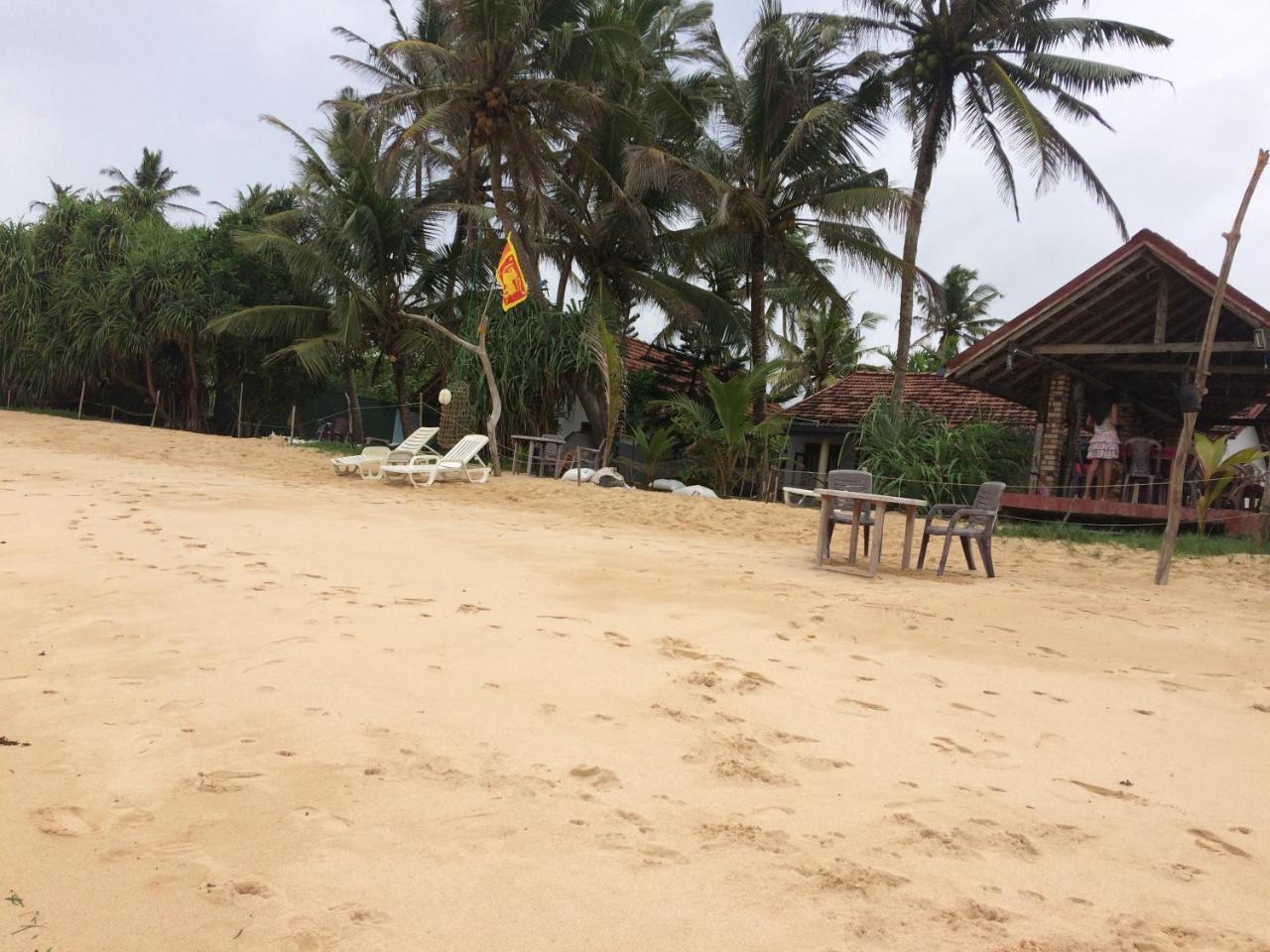 Blue Corals Beach Bungalow Матара Екстер'єр фото