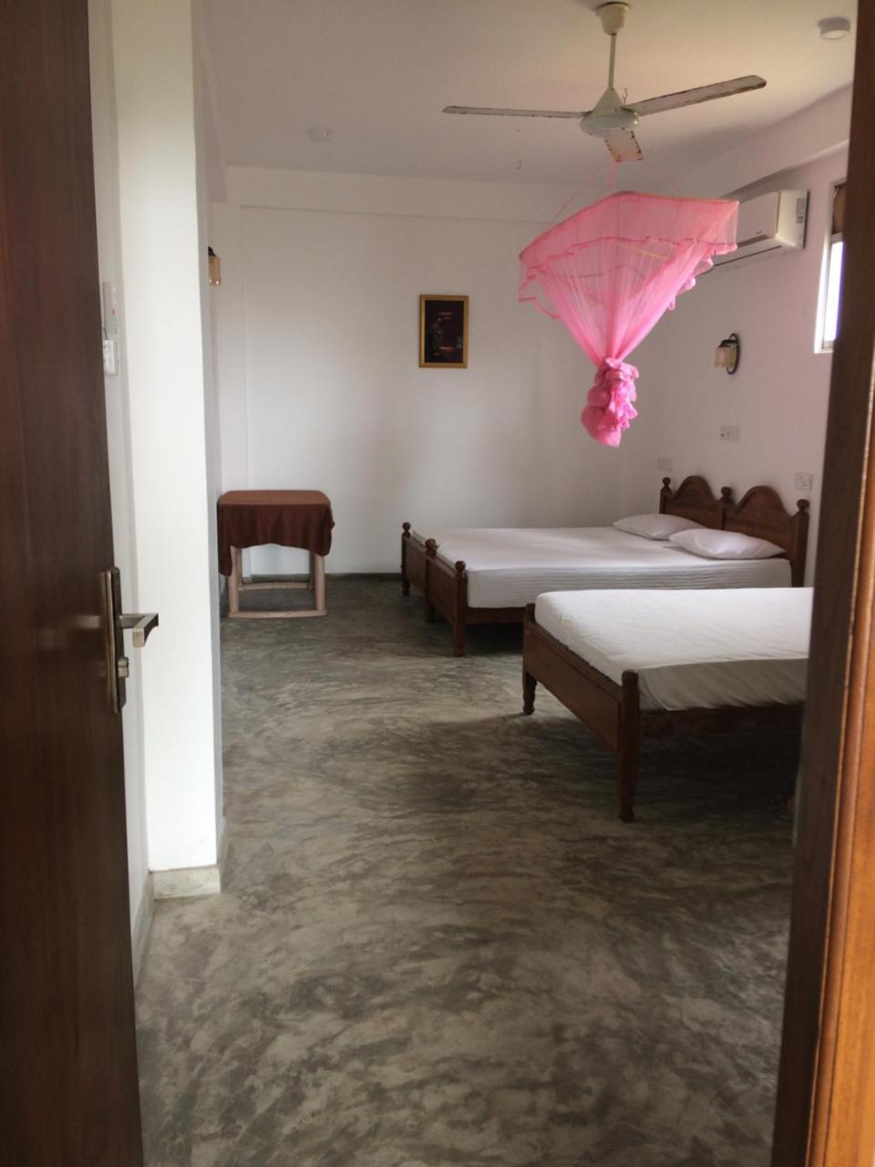 Blue Corals Beach Bungalow Матара Екстер'єр фото