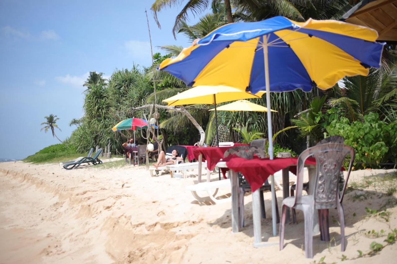 Blue Corals Beach Bungalow Матара Екстер'єр фото