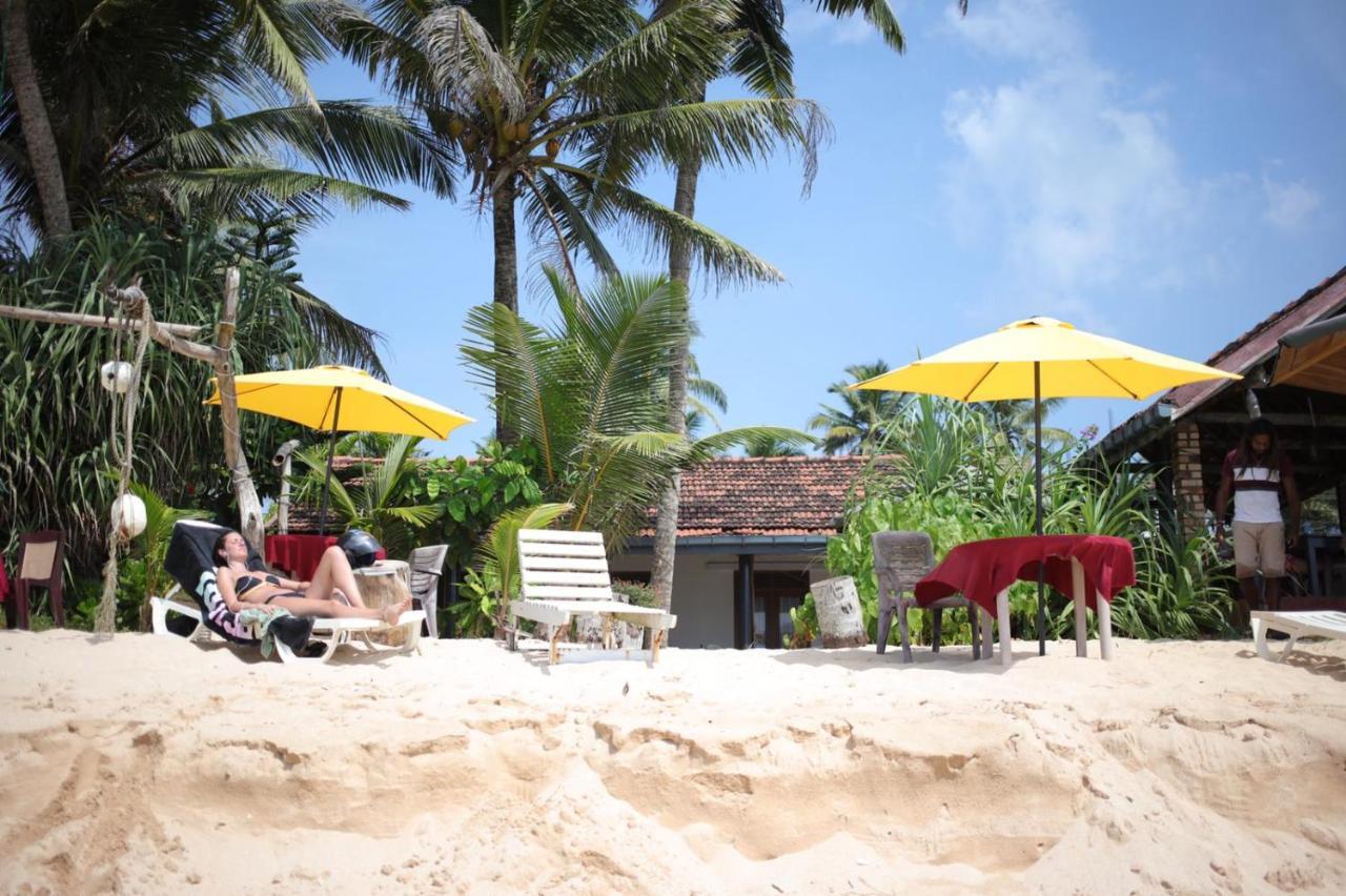 Blue Corals Beach Bungalow Матара Екстер'єр фото